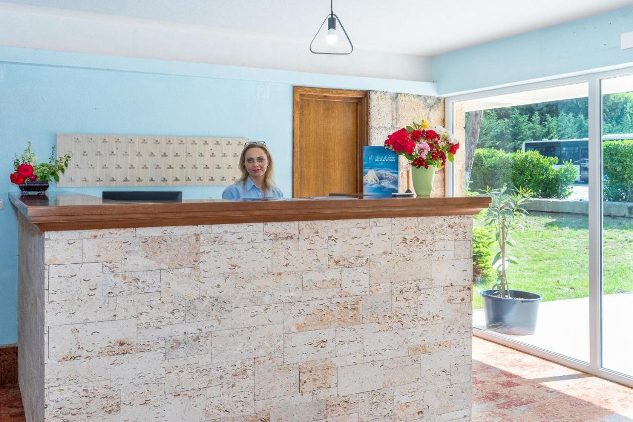 Hotel Irina Venus Bagian luar foto