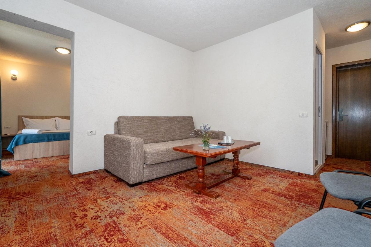 Hotel Irina Venus Bagian luar foto