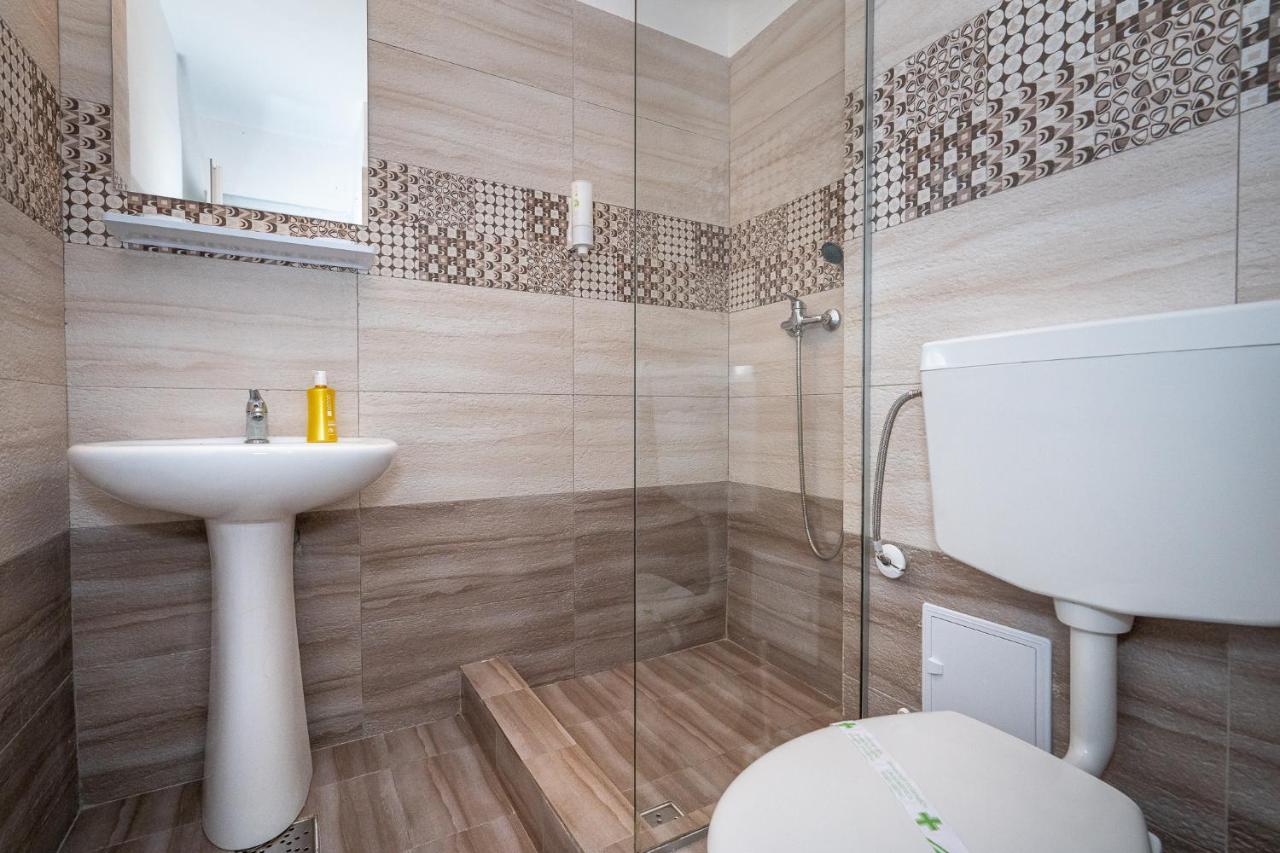 Hotel Irina Venus Bagian luar foto