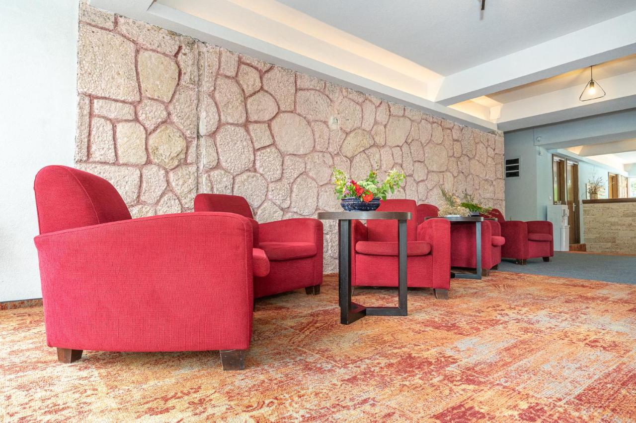 Hotel Irina Venus Bagian luar foto