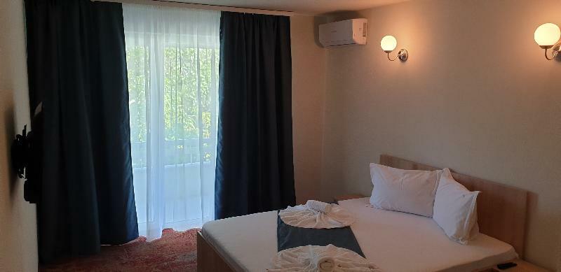 Hotel Irina Venus Bagian luar foto