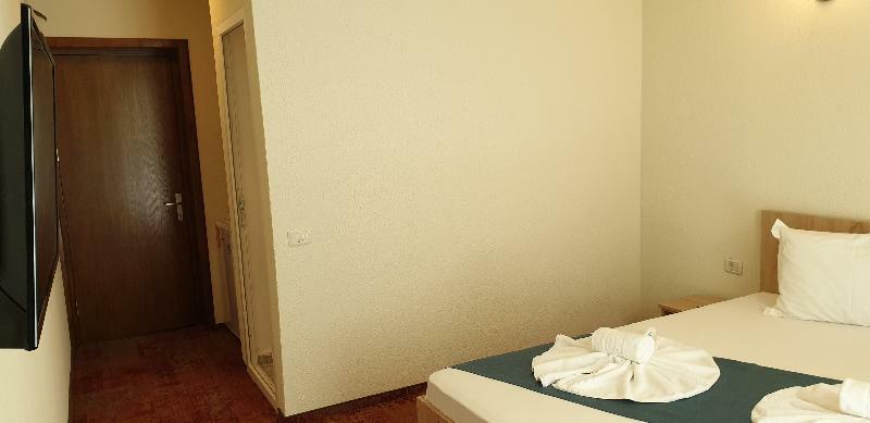 Hotel Irina Venus Bagian luar foto