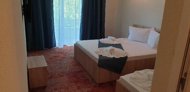 Hotel Irina Venus Bagian luar foto